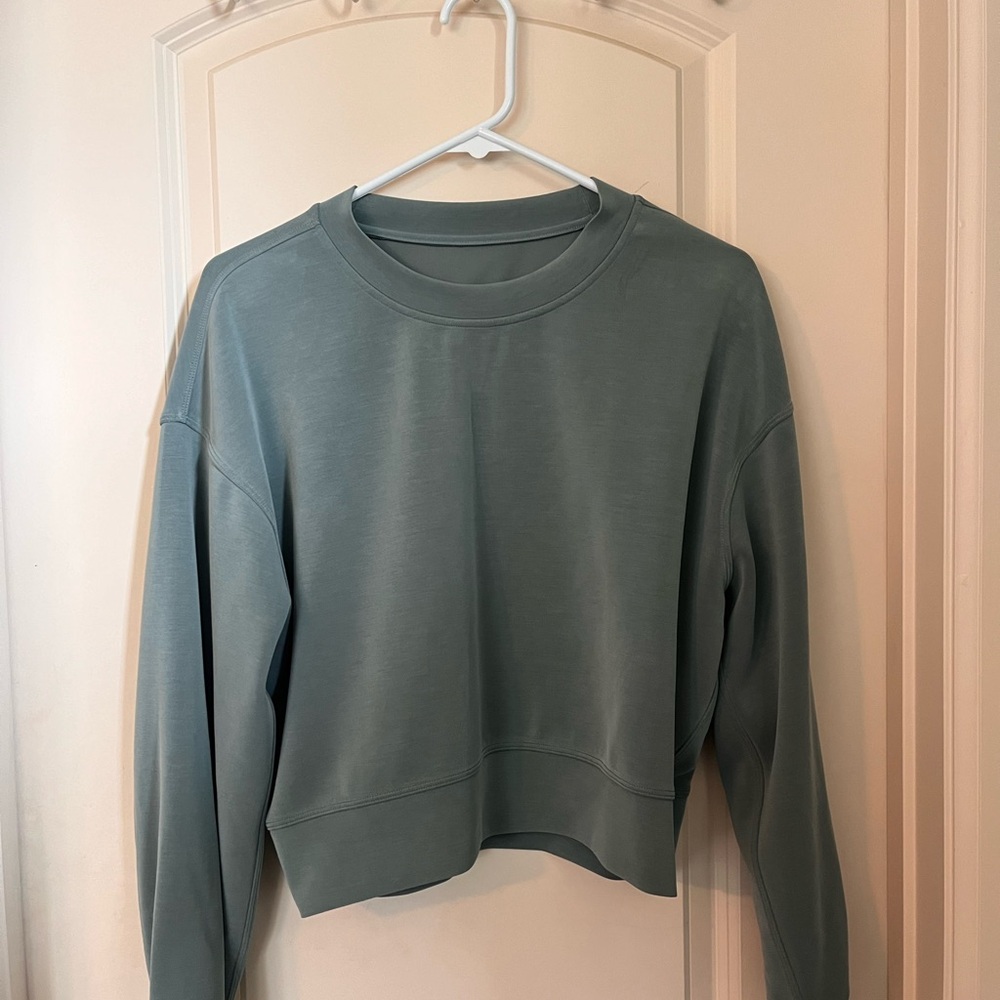 Lululemon crew neck